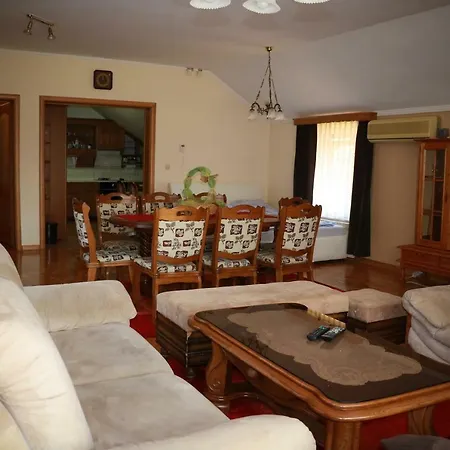 Aparthotel Prenociste 